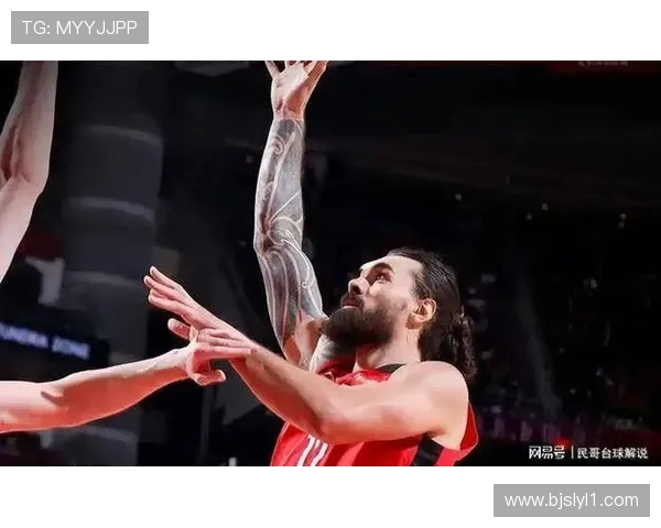 火箭 3 年 3900 万续约亚当斯 历史级篮板王留队巩固内线