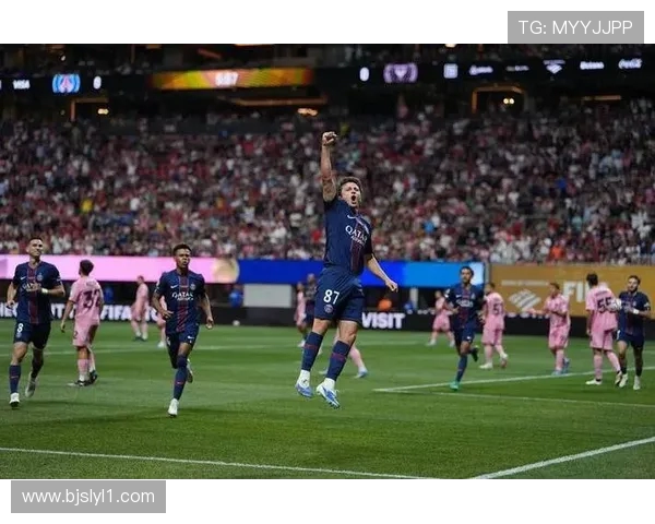 皮克盛赞恩里克：姆巴佩离队后，巴黎化身无冕之王！(2)